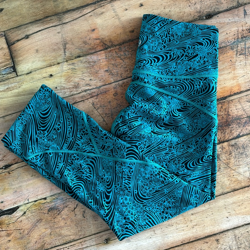 Lululemon size 4 leggings